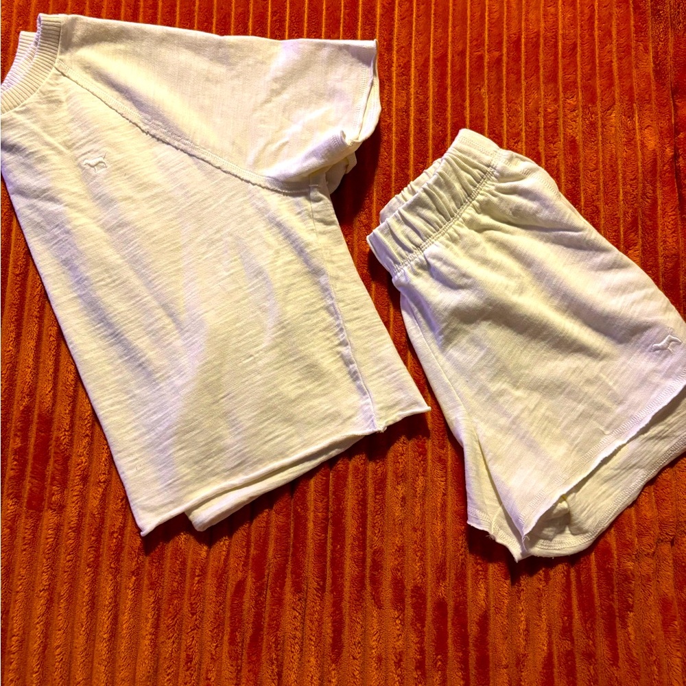 VS Pink Cream Short Set